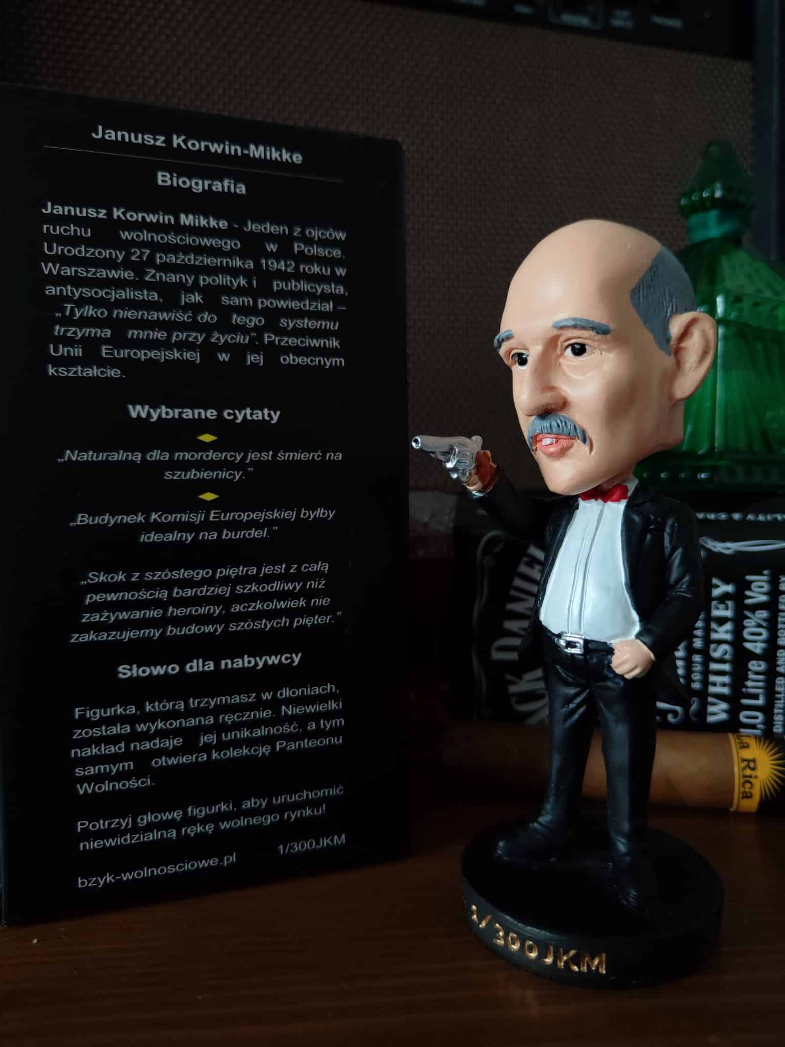 Figurka kolekcjonerska Janusz Korwin-Mikke czarny