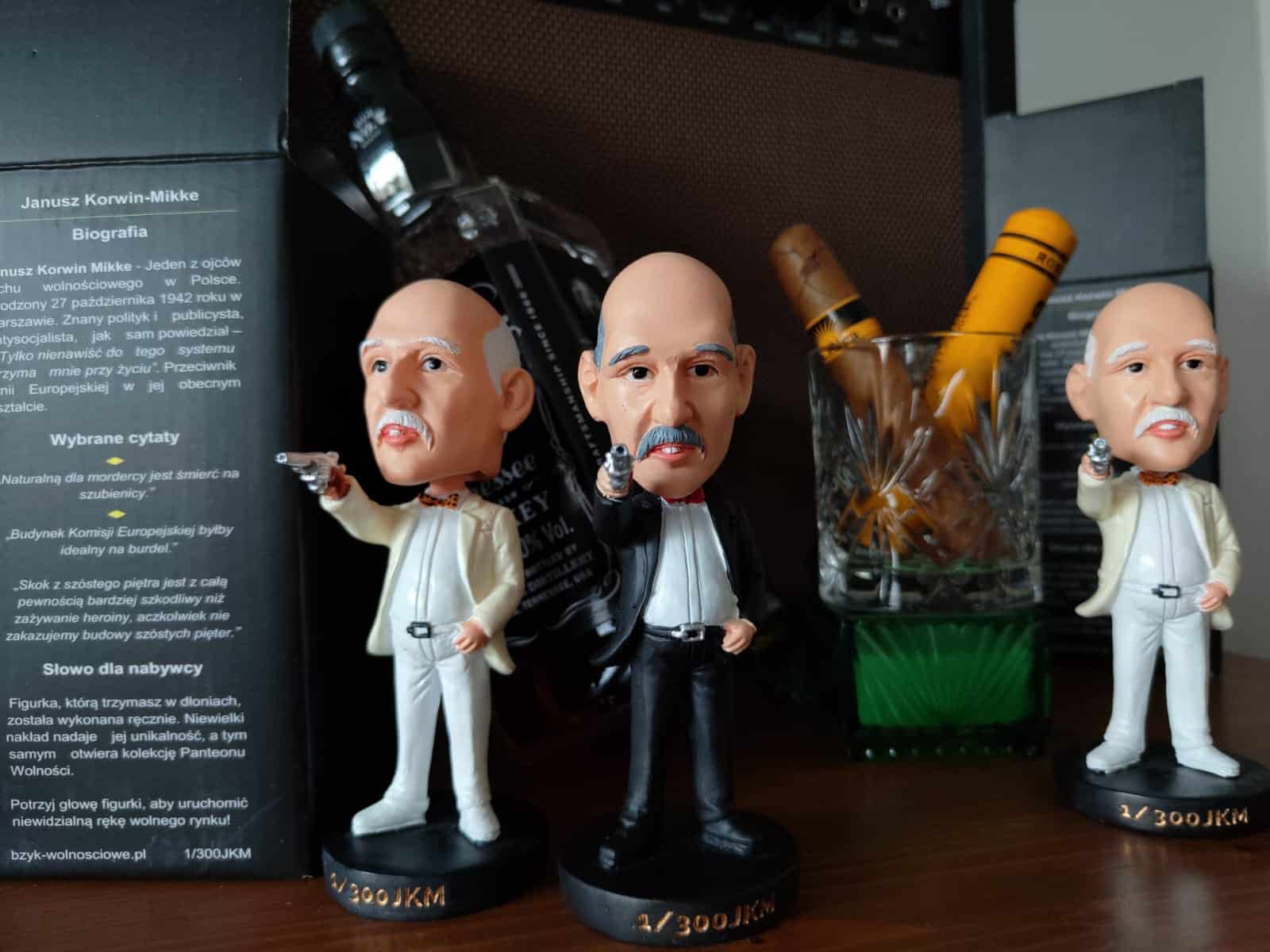 Figurka kolekcjonerska Janusz Korwin-Mikke czarny z autografem 4